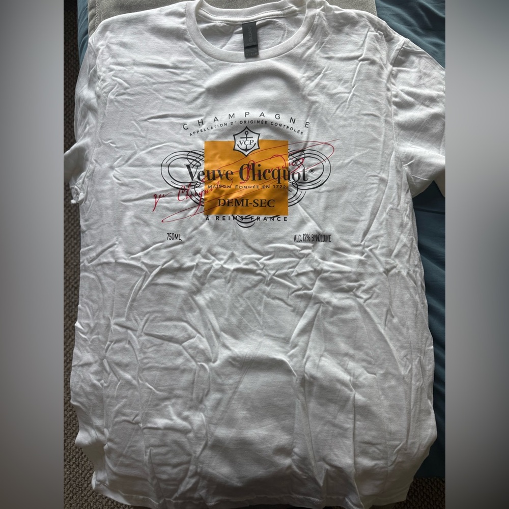 Veuve clicquot t shirt
